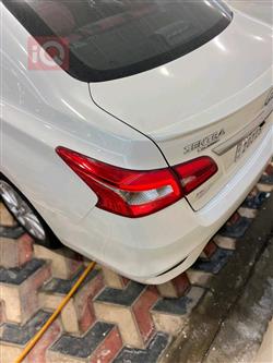 نيسان سنترا